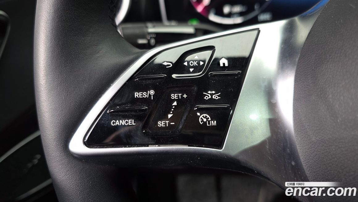 Mercedes-Benz C-Class 2024