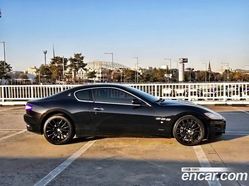Maserati GranTurismo 2012