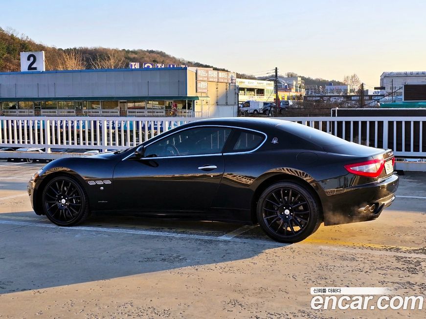 Maserati GranTurismo 2012