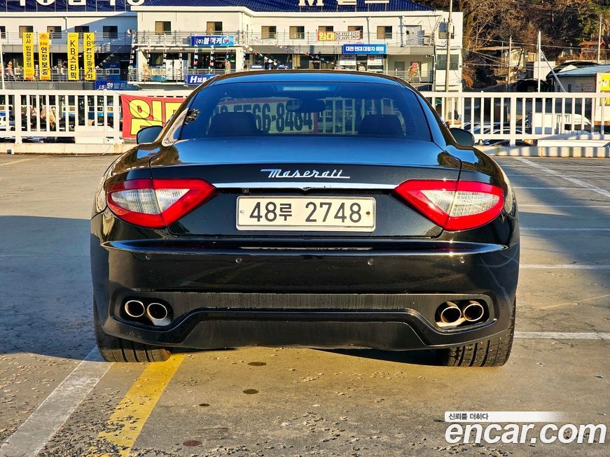 Maserati GranTurismo 2012
