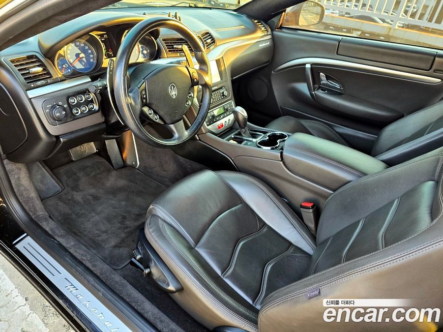 Maserati GranTurismo 2012