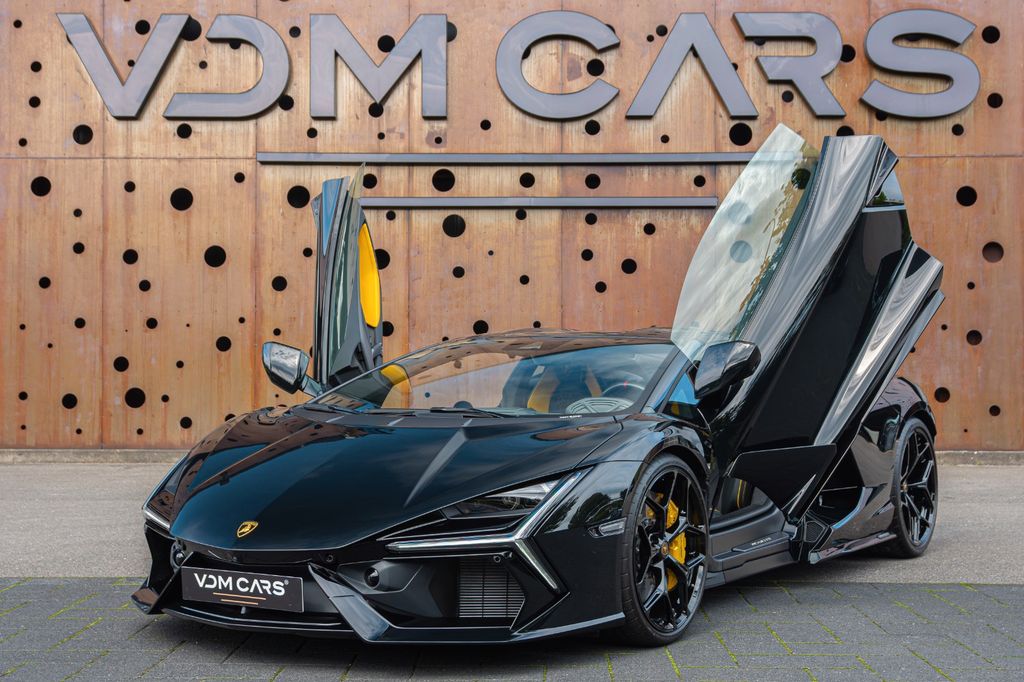 Lamborghini Revuelto 2025