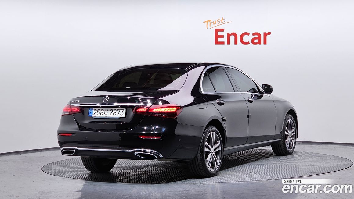 Mercedes-Benz E-Class 2022