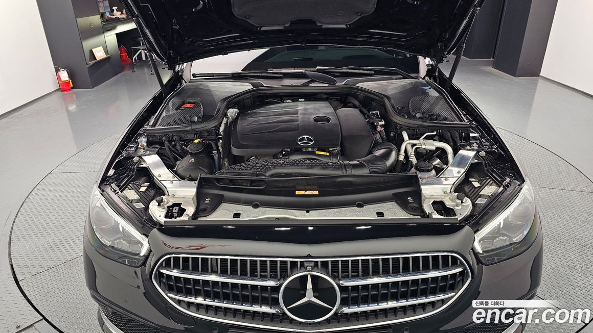 Mercedes-Benz E-Class 2022