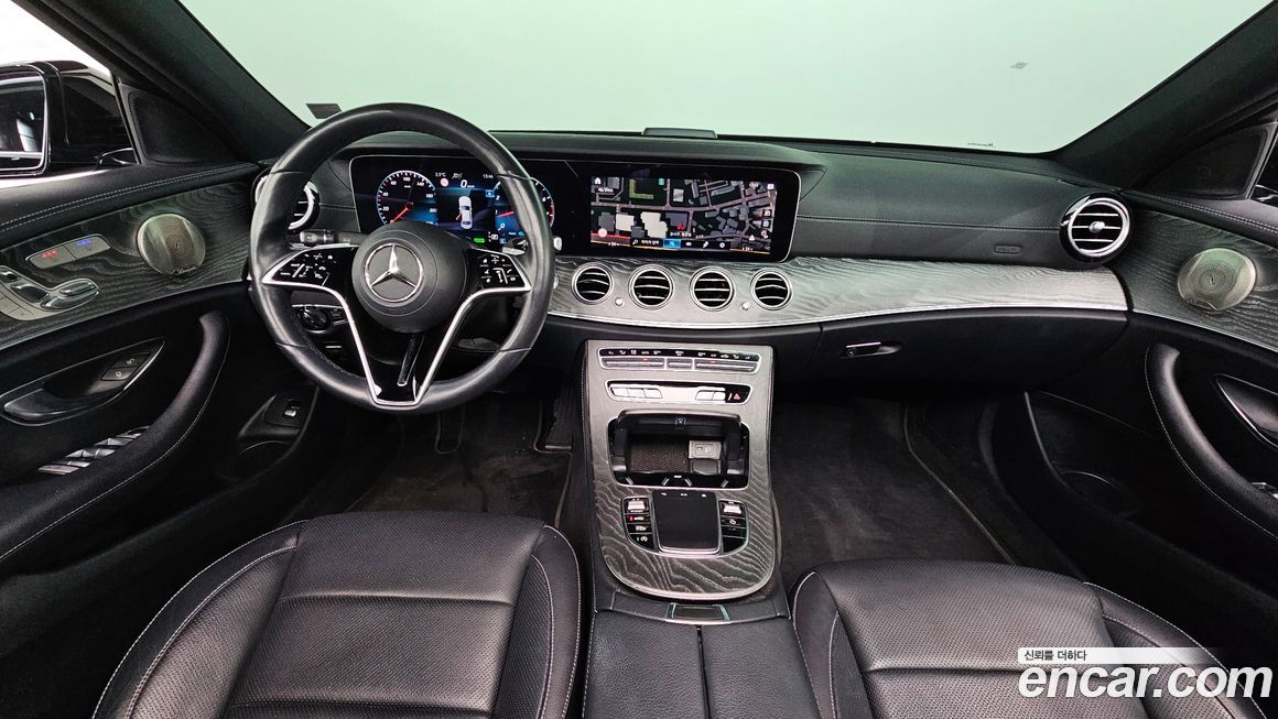 Mercedes-Benz E-Class 2022