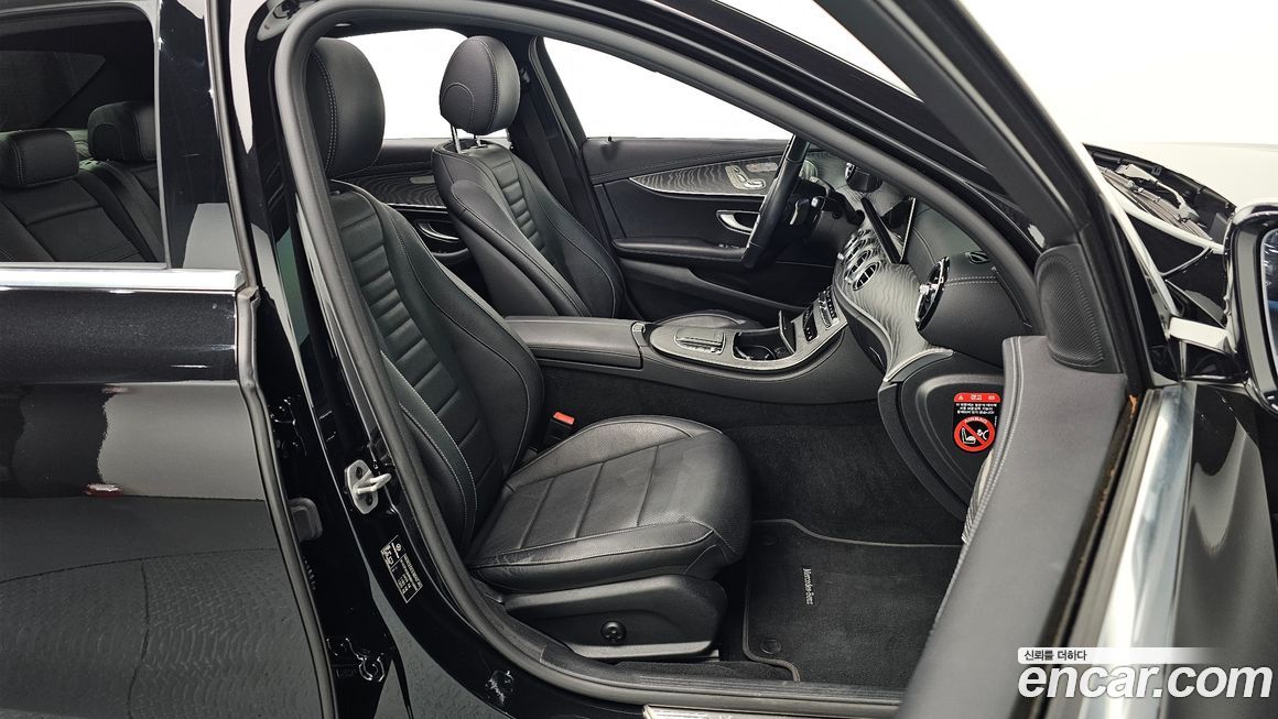 Mercedes-Benz E-Class 2022