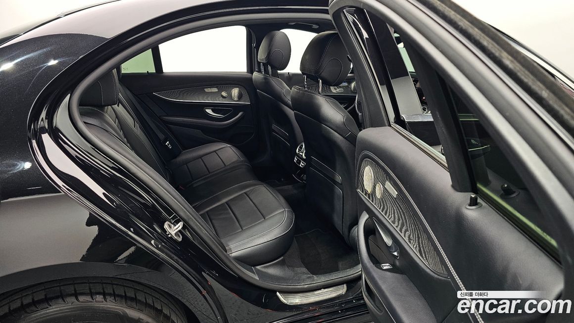 Mercedes-Benz E-Class 2022