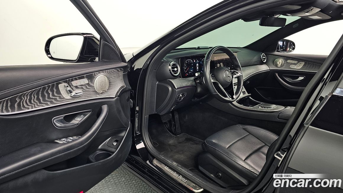 Mercedes-Benz E-Class 2022