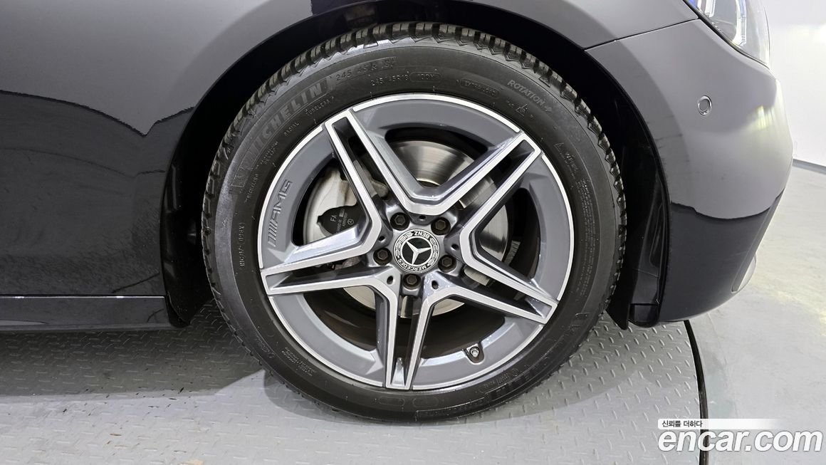 Mercedes-Benz E-Class 2023