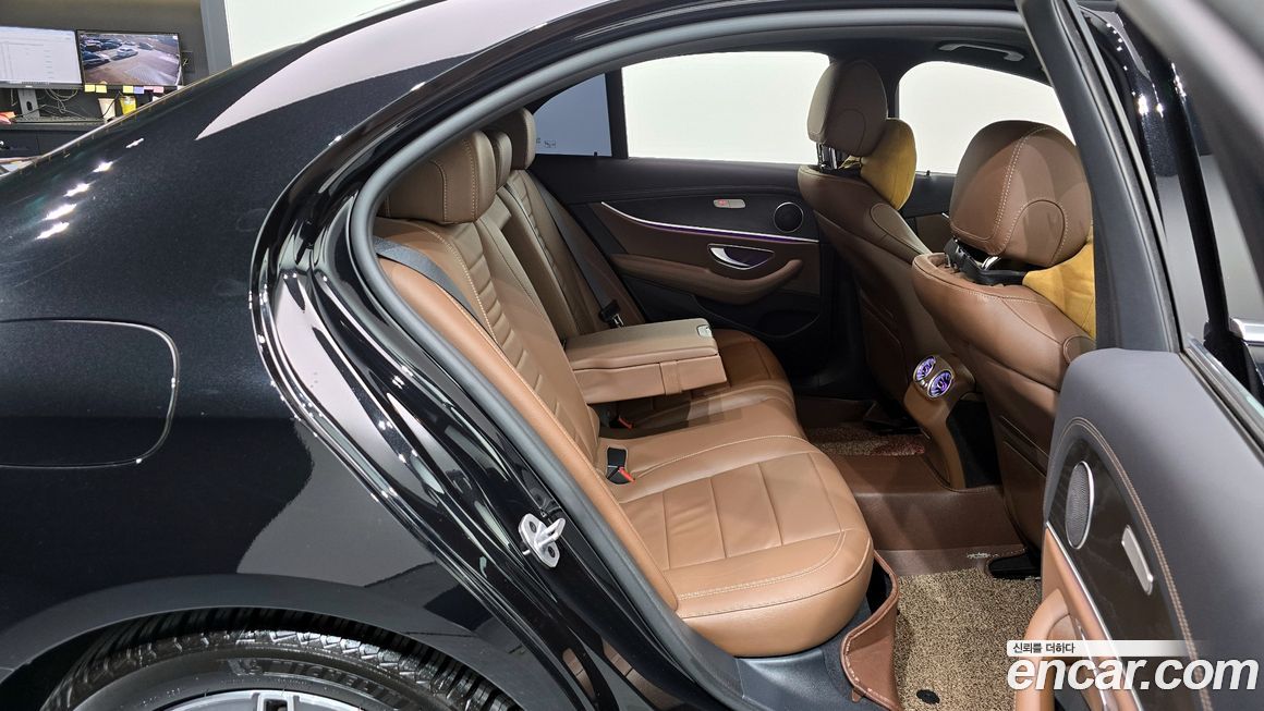 Mercedes-Benz E-Class 2023