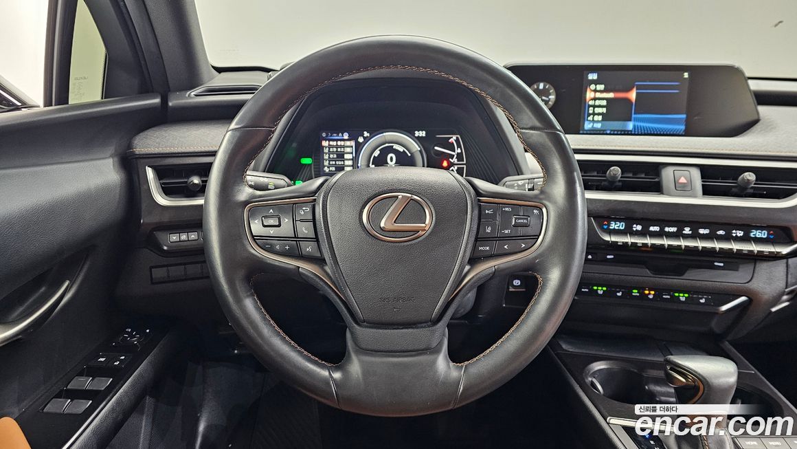 Lexus UX 2022