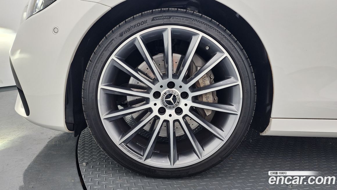 Mercedes-Benz E-Class 2021