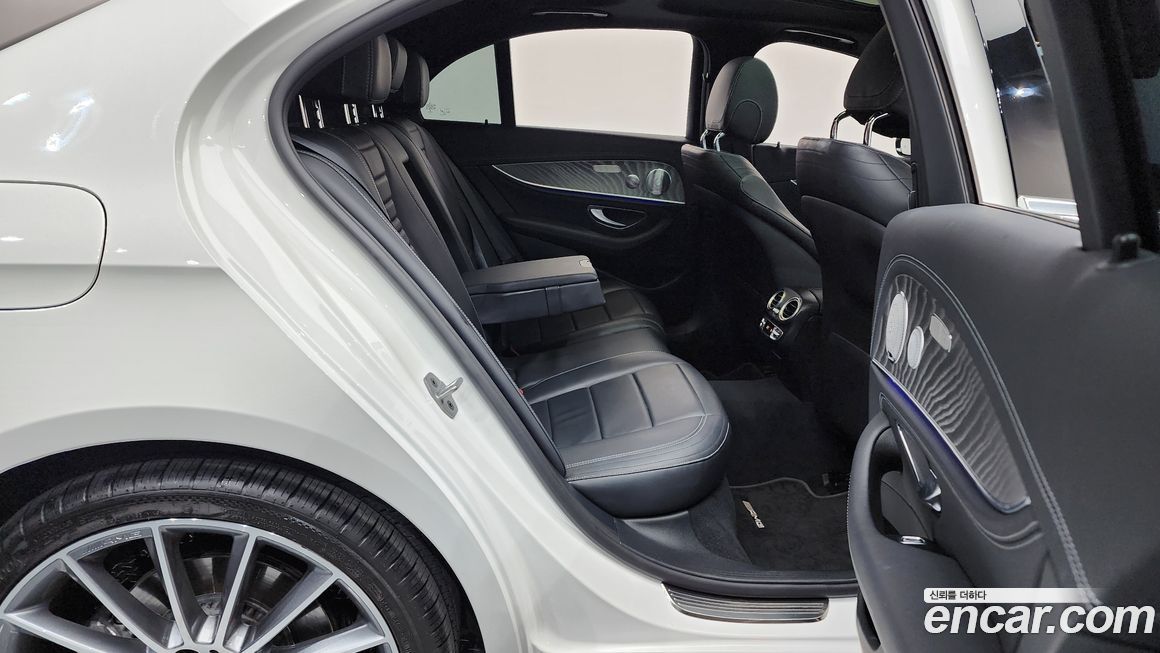 Mercedes-Benz E-Class 2021