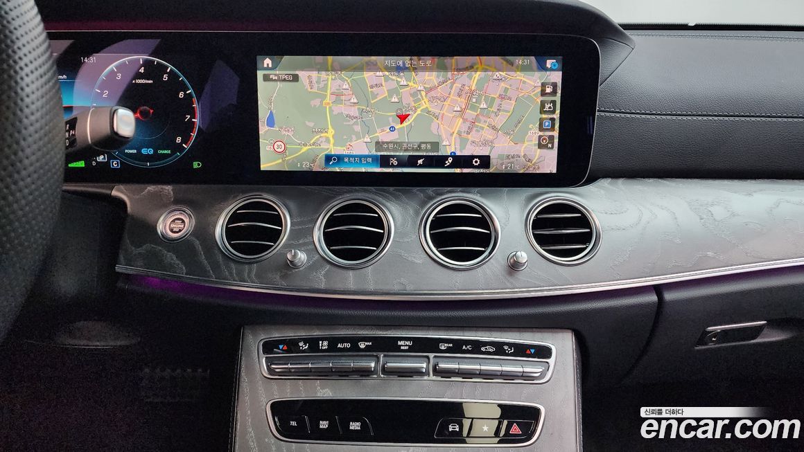 Mercedes-Benz E-Class 2021