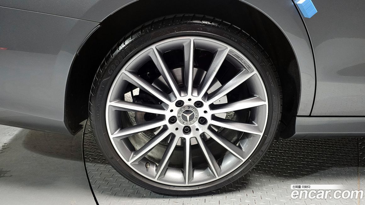 Mercedes-Benz E-Class 2021