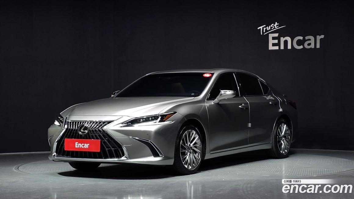 Lexus ES 2024