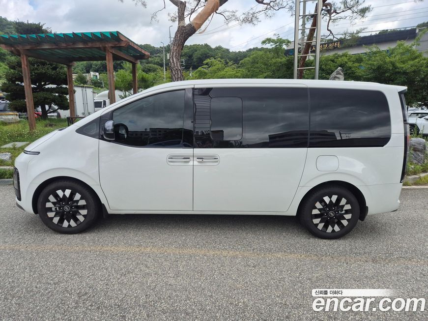 Hyundai Staria 2025