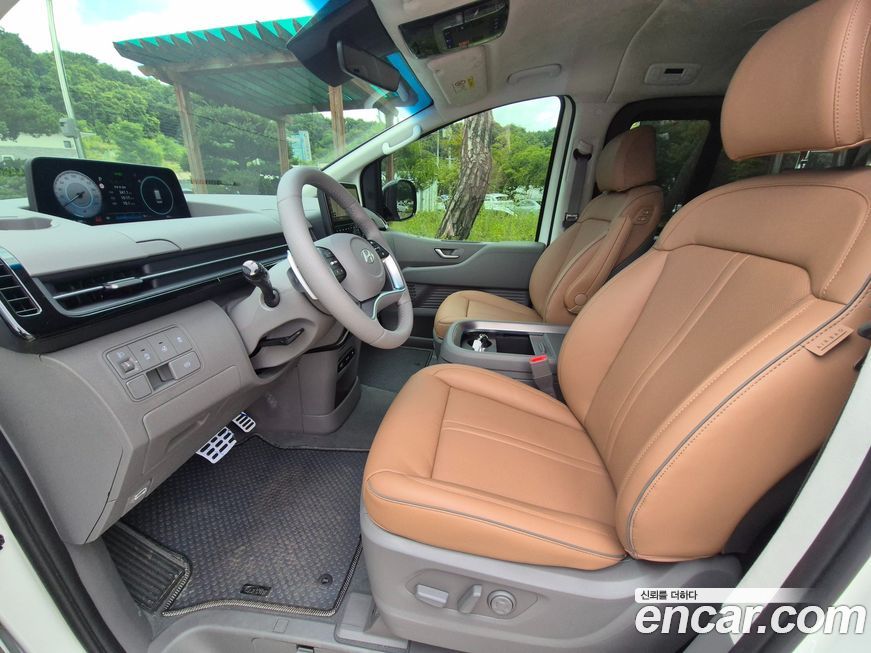 Hyundai Staria 2025