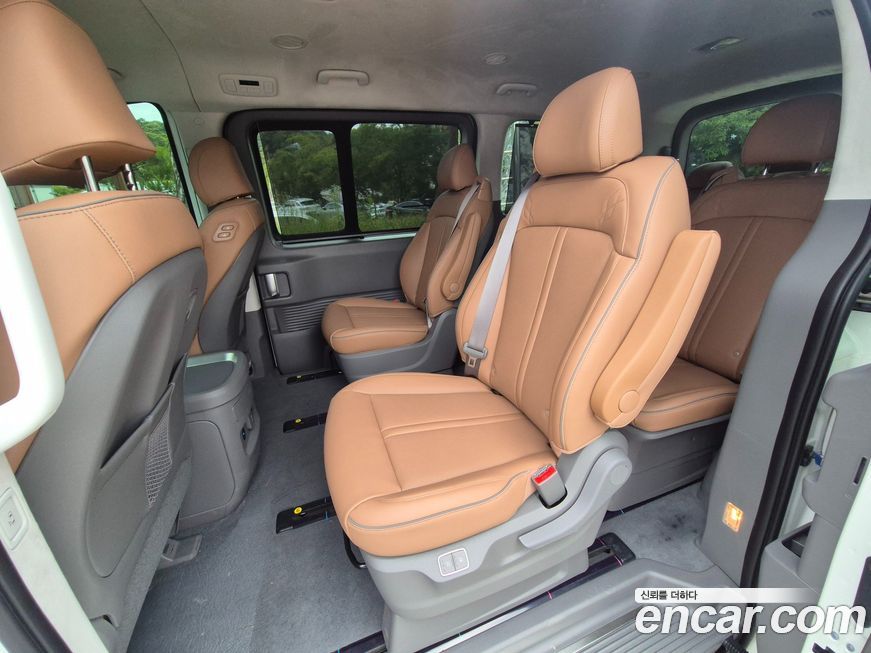Hyundai Staria 2025