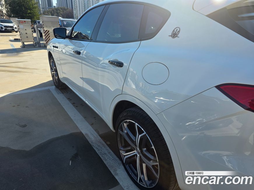 Maserati Levante 2019