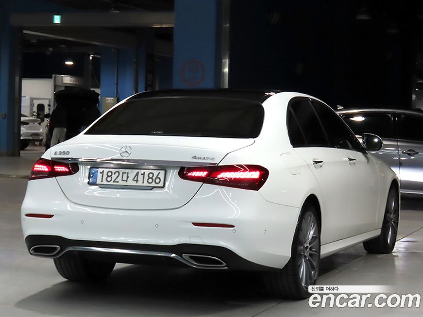 Mercedes-Benz E-Class 2022