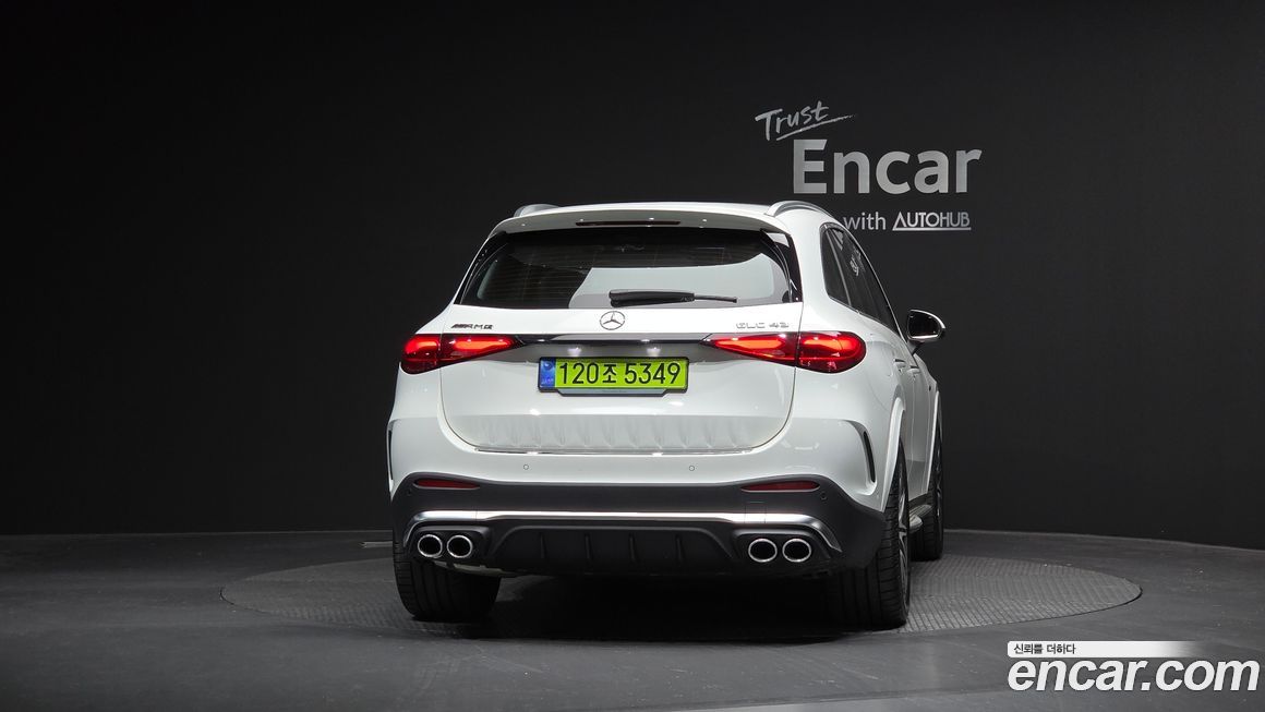 Mercedes-Benz GLC-Class 2025