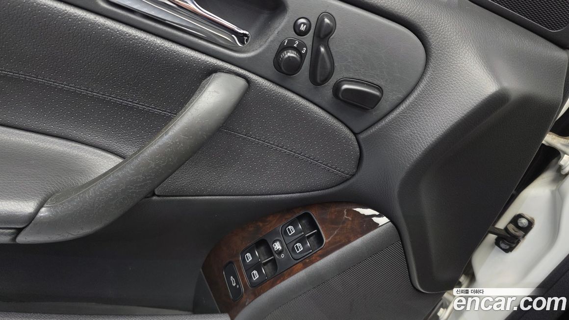 Mercedes-Benz C-Class 2004