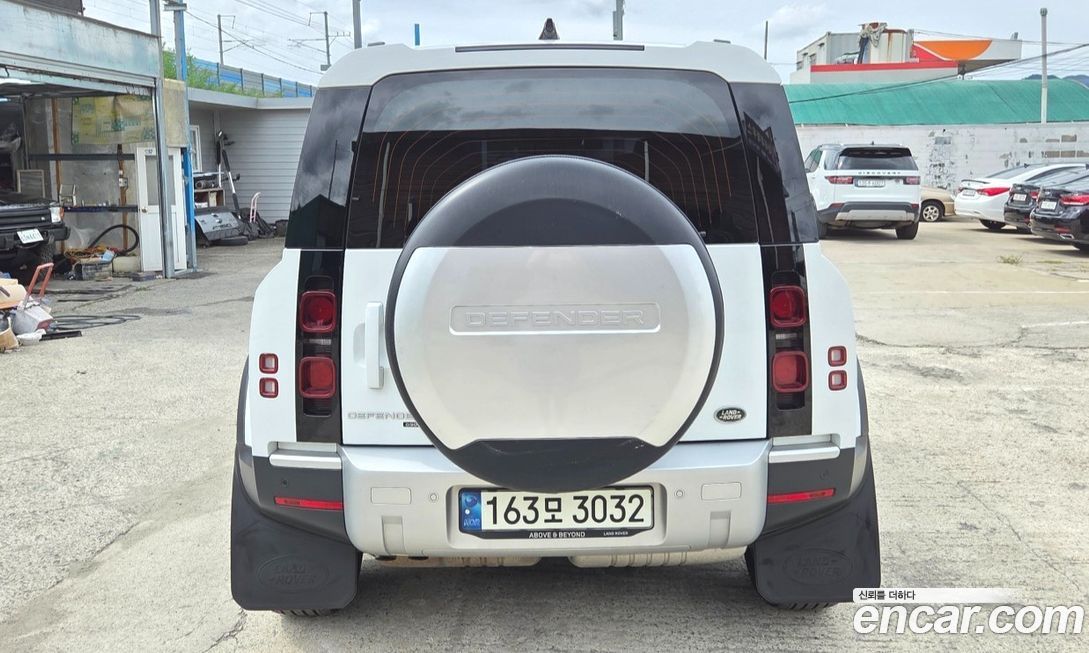 Land Rover Defender 2022