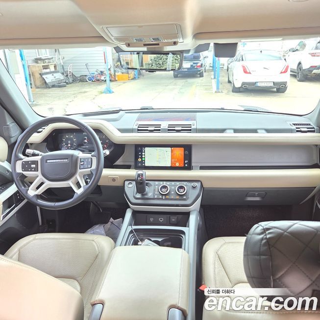 Land Rover Defender 2022