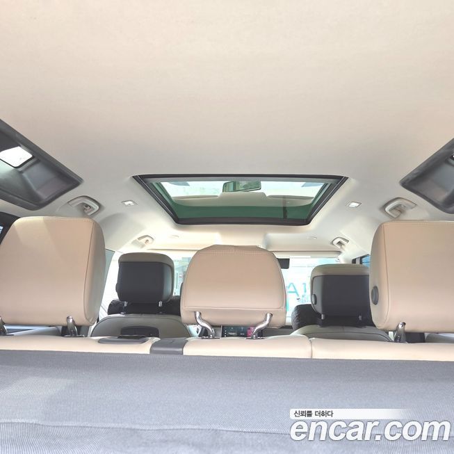 Land Rover Defender 2022