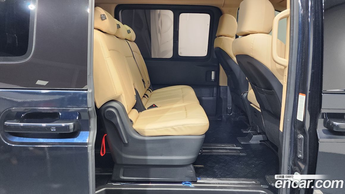 Hyundai Staria 2025