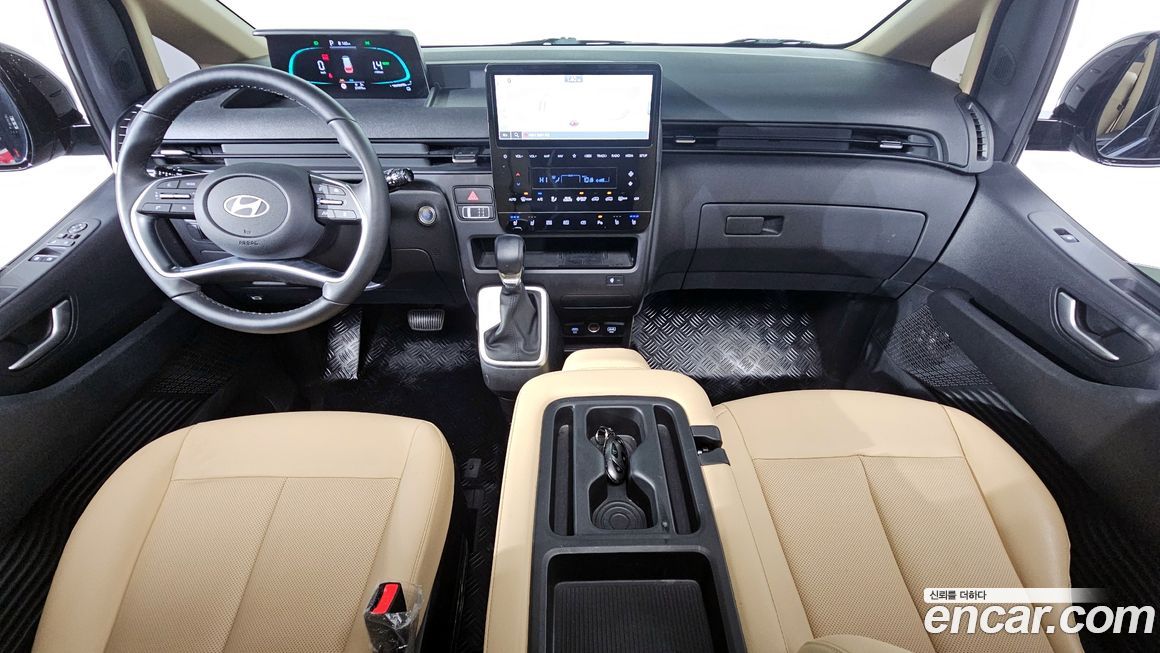Hyundai Staria 2025
