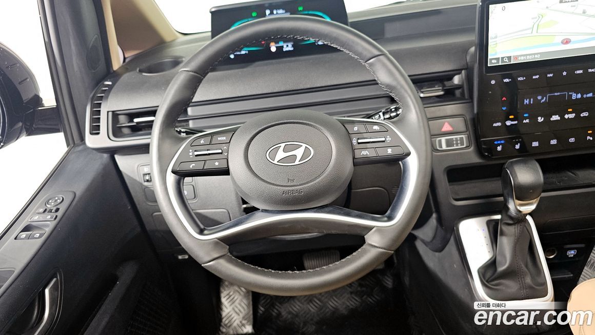 Hyundai Staria 2025
