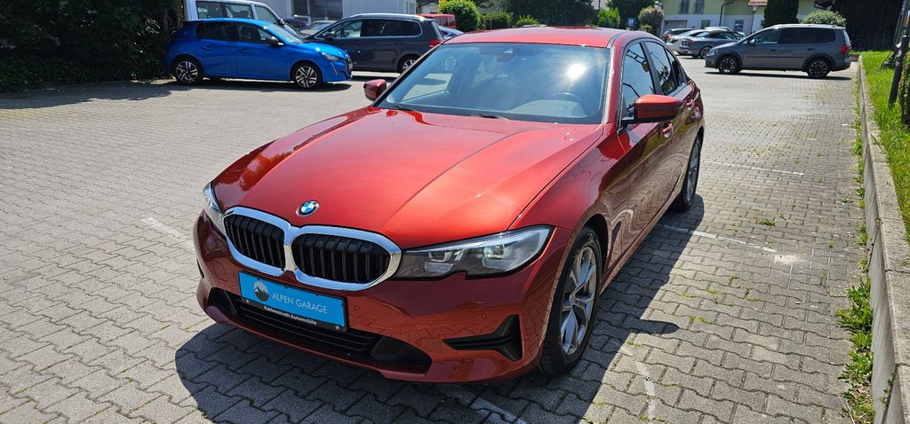 BMW 318 2021