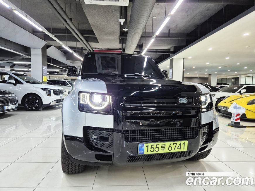 Land Rover Defender 2024