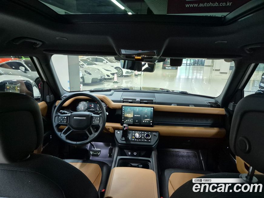 Land Rover Defender 2024