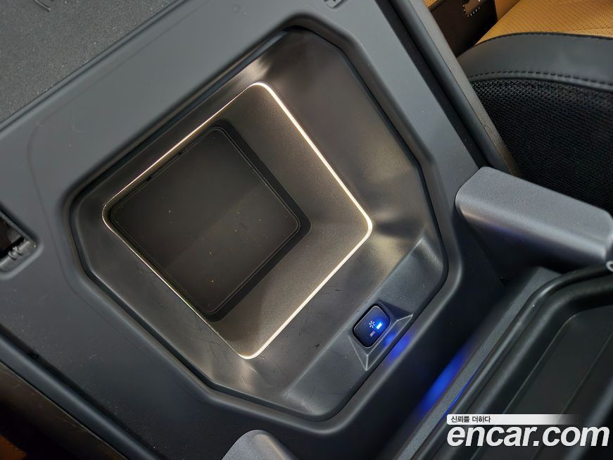 Land Rover Defender 2024