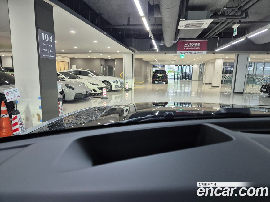 Land Rover Defender 2024