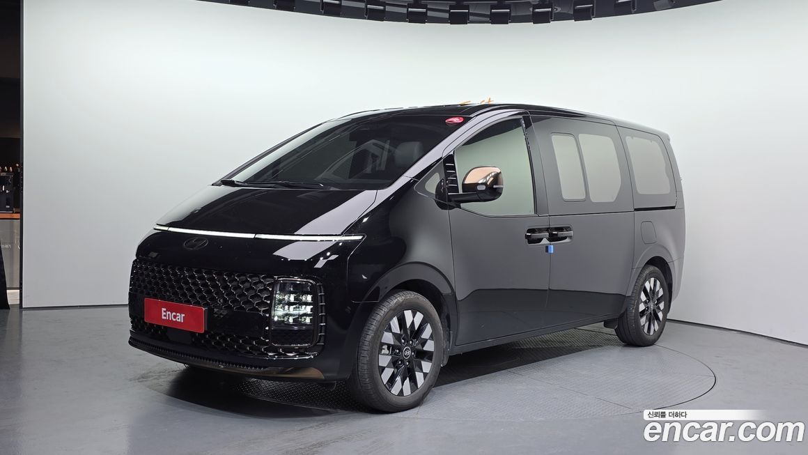 Hyundai Staria 2025