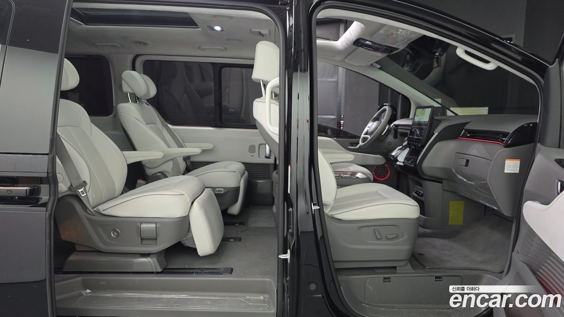 Hyundai Staria 2025