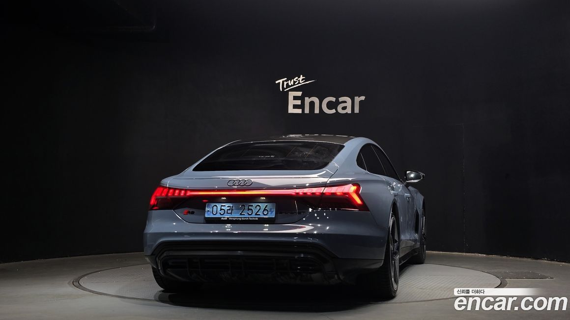 Audi RS e-tron GT 2022