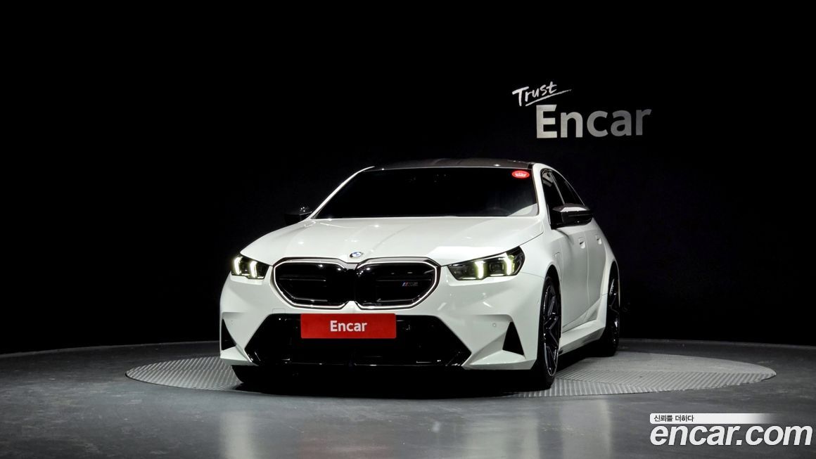 BMW M5 2025