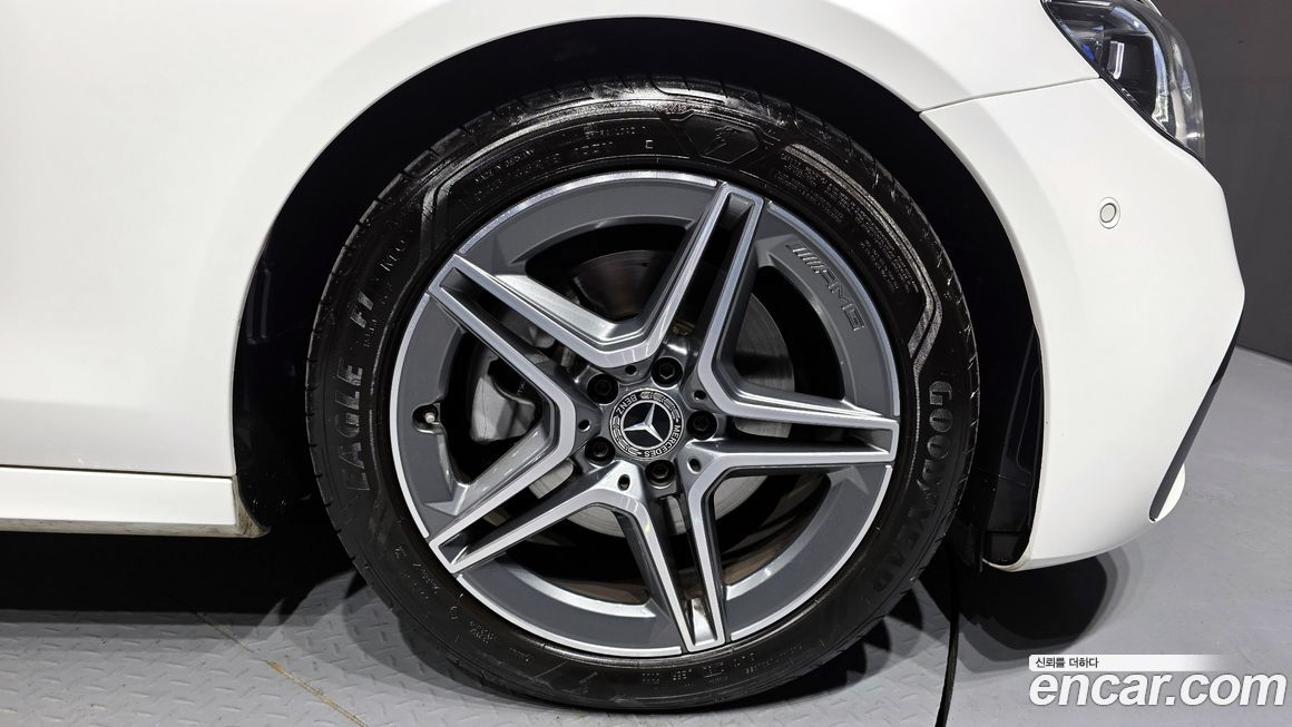 Mercedes-Benz E-Class 2023