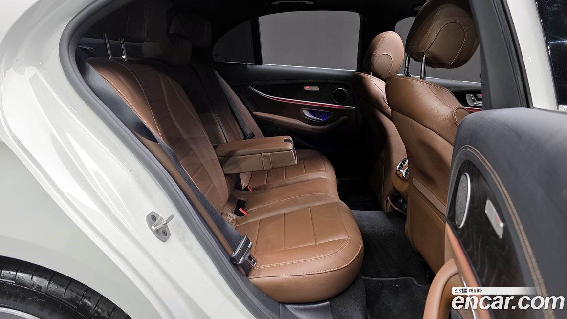 Mercedes-Benz E-Class 2023