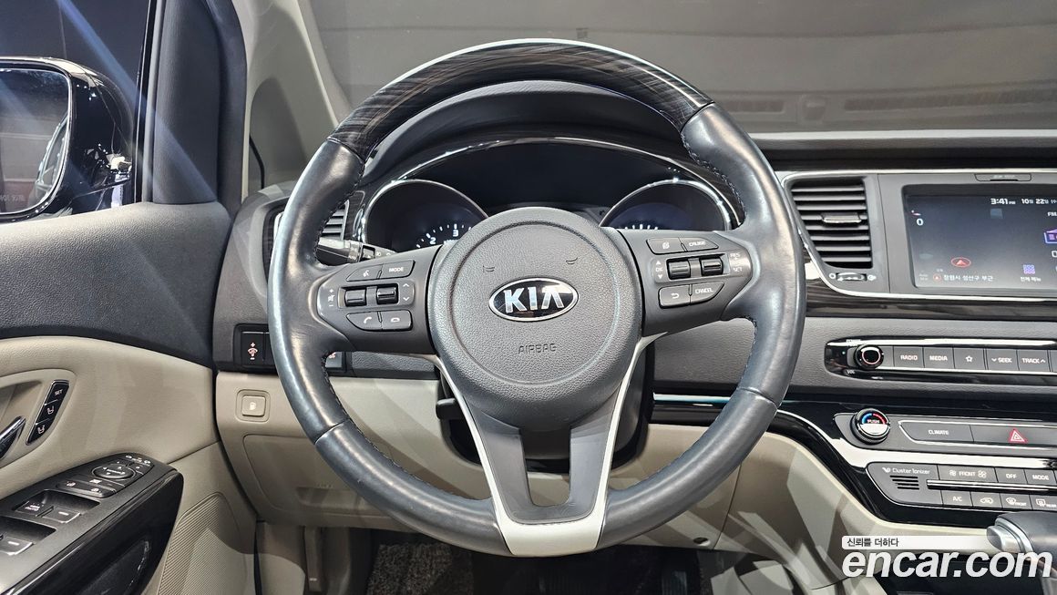 Kia Canival 2019