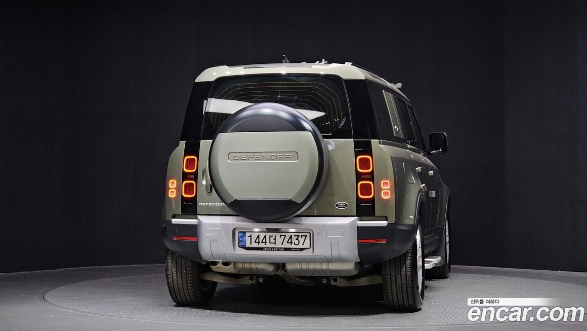 Land Rover Defender 2022