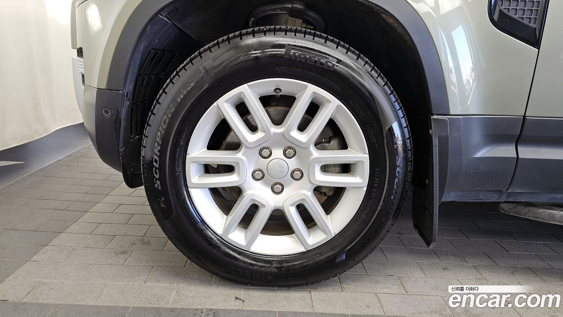 Land Rover Defender 2022