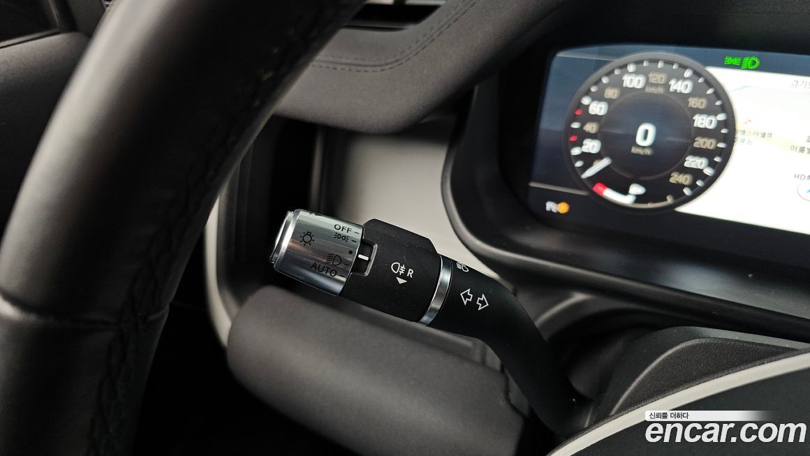 Land Rover Defender 2022