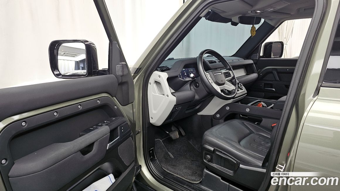 Land Rover Defender 2022