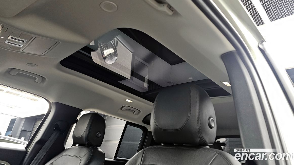 Land Rover Defender 2022